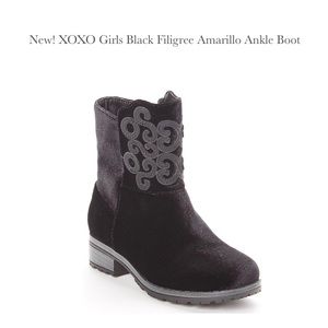 Girls XOXO Black Ankle Boot. NWT.